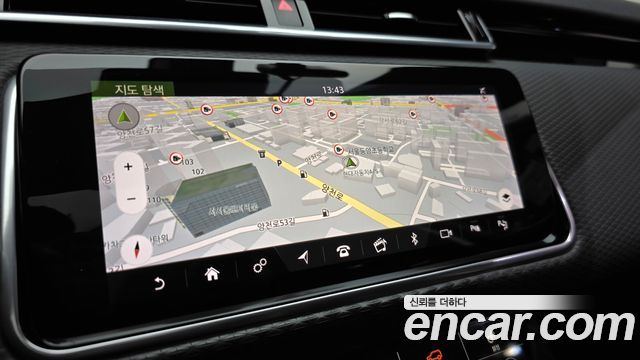 Land Rover Range Rover Velar 2.0 D240 SE 2019 — фото 14