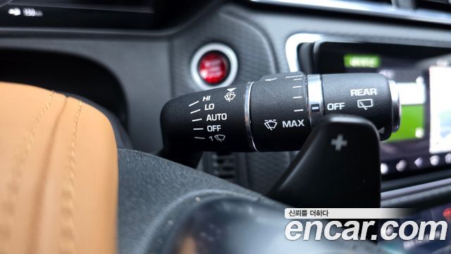 Land Rover Range Rover Velar 2.0 D240 SE 2019 — фото 17