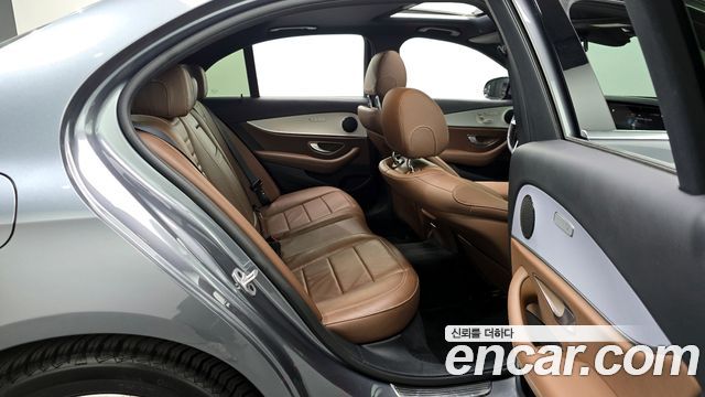 Mercedes-Benz E-Class (W213) E250 Avantgarde 2021 — фото 12