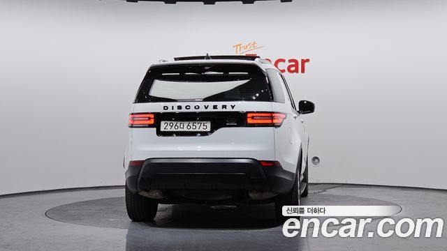 Land Rover Discovery 5 3.0 TD6 HSE 2017 — фото 4