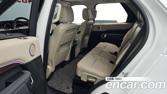 Land Rover Discovery 5 3.0 TD6 HSE 2017 — фото 12