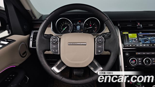 Land Rover Discovery 5 3.0 TD6 HSE 2017 — фото 13