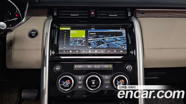 Land Rover Discovery 5 3.0 TD6 HSE 2017 — фото 14