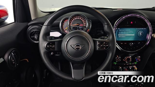 MINI Cooper 5Door Classic Third Generation 2022 — фото 13