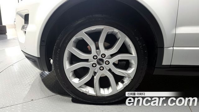 Land Rover Range Rover Evoque 2.0 Si4 Dynamic Coupe 2012 — фото 5