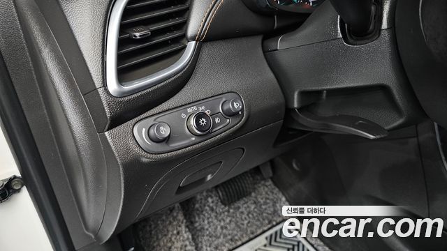 Chevrolet Trax 1.4 Premier 2019 — фото 19