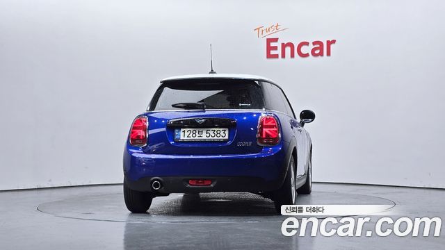 MINI Cooper Standard Third Generation 2021 — фото 4
