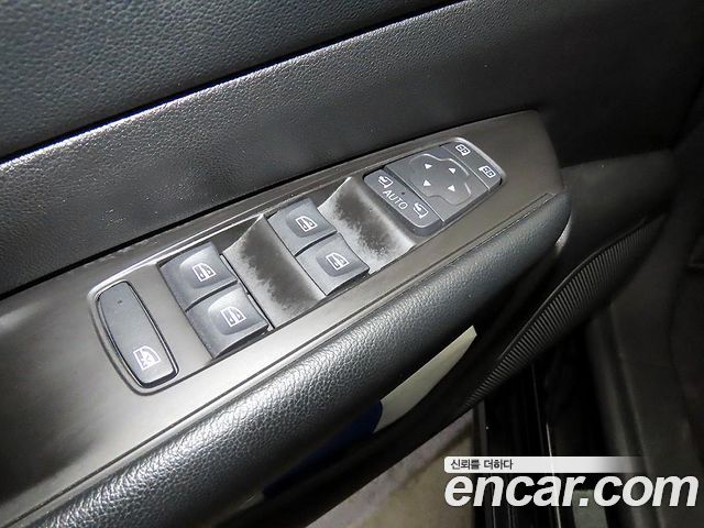 Renault Korea SM6 1.3 TCe SE 2021 — фото 13