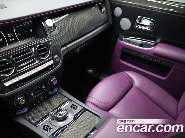Rolls-Royce Ghost 6.6 V12 Black badge 2020 — фото 15