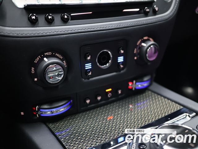 Rolls-Royce Ghost 6.6 V12 Black badge 2020 — фото 21