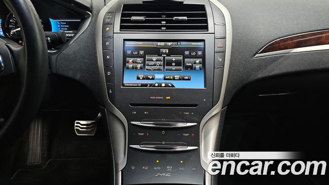 Lincoln MKZ Hybrid 2nd 2016 — фото 14