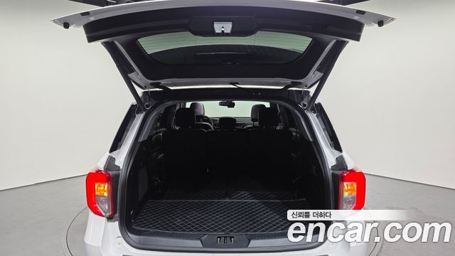 Ford Explorer (VI) 2.3 LimIted 4WD 2023 — фото 24