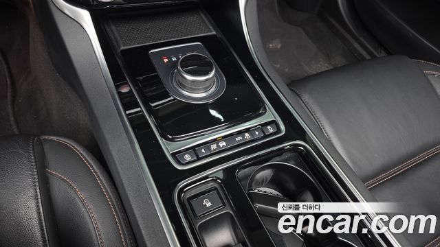 Jaguar XE 20d Prestige 2018 — фото 9