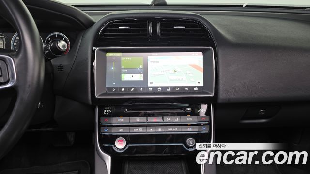 Jaguar XE 20d Prestige 2018 — фото 14