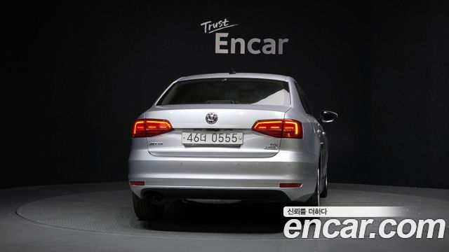 Volkswagen Jetta 2.0 TDI BlueMotion Premium 6th 2016 — фото 4