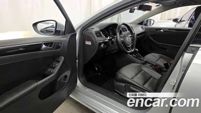 Volkswagen Jetta 2.0 TDI BlueMotion Premium 6th 2016 — фото 10