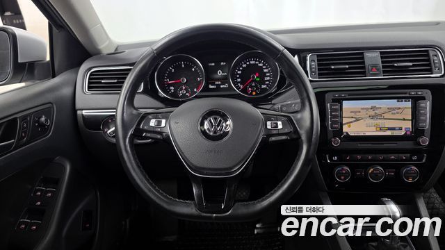 Volkswagen Jetta 2.0 TDI BlueMotion Premium 6th 2016 — фото 16