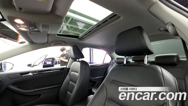 Volkswagen Jetta 2.0 TDI BlueMotion Premium 6th 2016 — фото 22