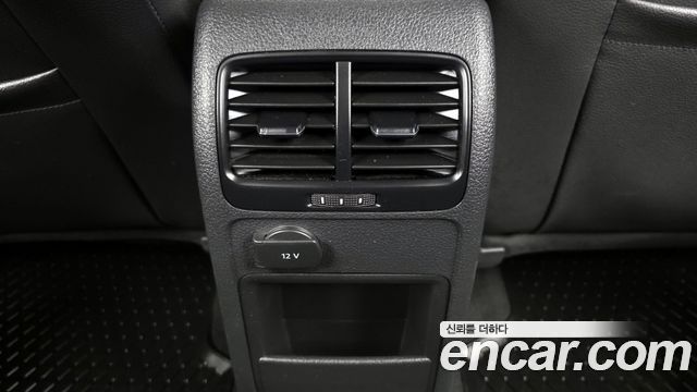 Volkswagen Jetta 2.0 TDI BlueMotion Premium 6th 2016 — фото 23