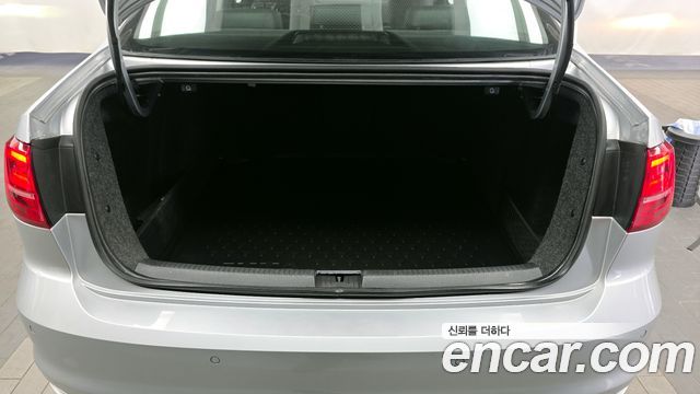 Volkswagen Jetta 2.0 TDI BlueMotion Premium 6th 2016 — фото 24