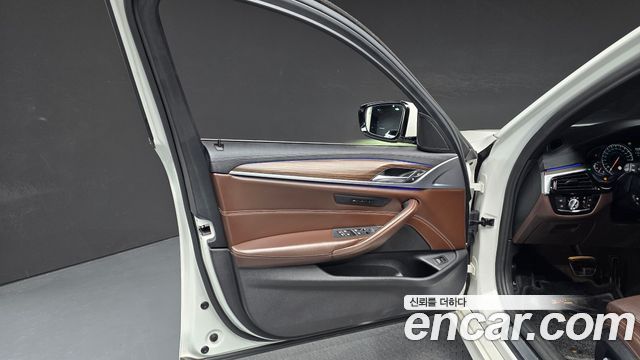 BMW 5 Series (G30) 530i M Sport Package Plus 2018 — фото 24