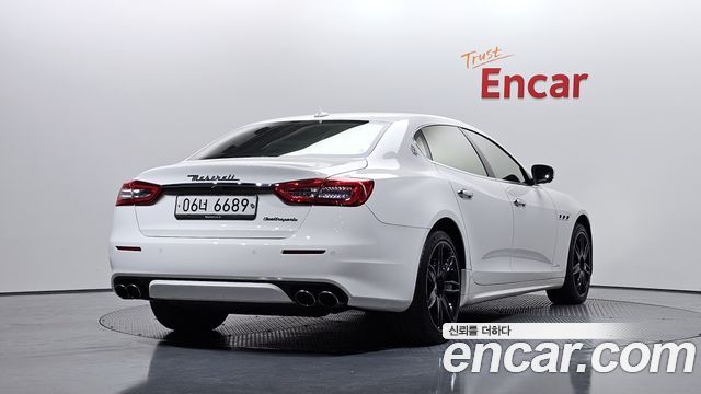 Maserati Quattroporte 3.0 Diesel Granlusso 2017 — фото 2