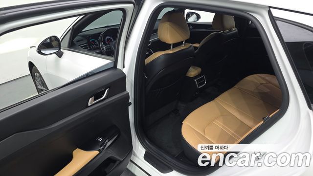 Kia K5 Hybrid (III) Prestige 2023 — фото 11