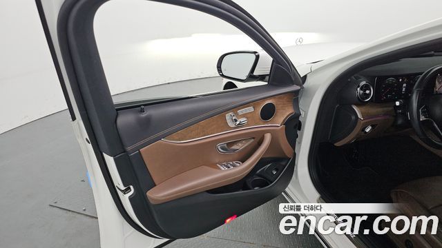 Mercedes-Benz E-Class (W213) E250 Exclusive 2021 — фото 24