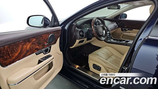 Jaguar XJ 3.0D Premium Luxury SWB X351 2015 — фото 10