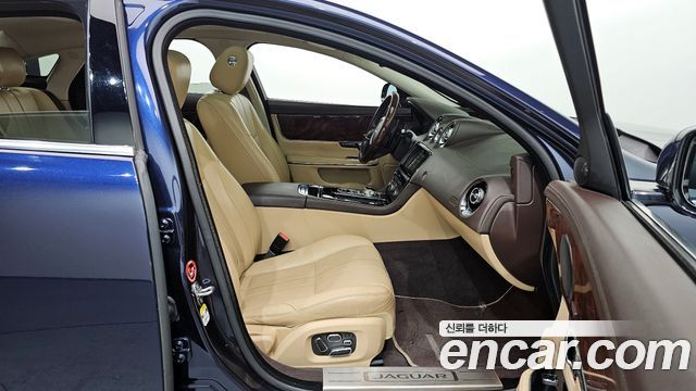 Jaguar XJ 3.0D Premium Luxury SWB X351 2015 — фото 15