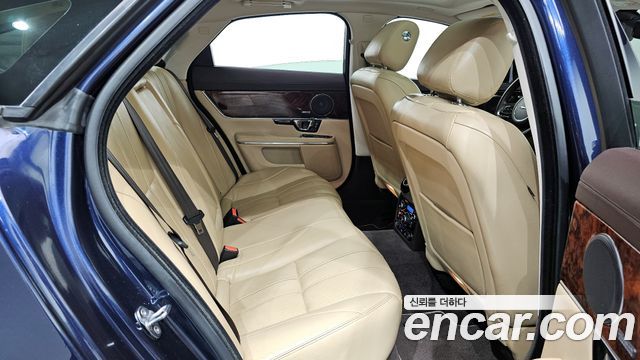 Jaguar XJ 3.0D Premium Luxury SWB X351 2015 — фото 16