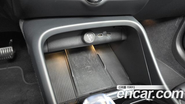 Volvo XC40 B4 Ultimate Bright 2023 — фото 37