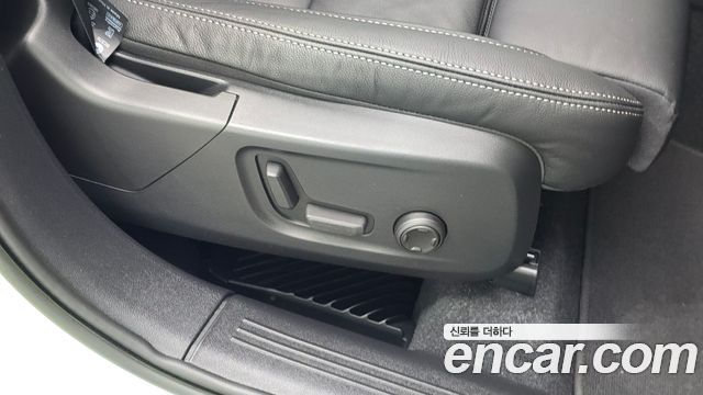 Volvo XC40 B4 Ultimate Bright 2023 — фото 40