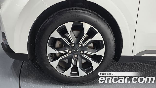 Kia Carnival (IV) Gasoline 7-Seater Signature 2021 — фото 5