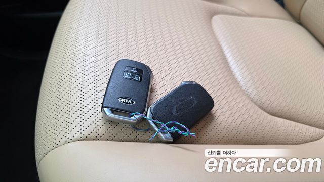 Kia Carnival (IV) Gasoline 7-Seater Signature 2021 — фото 32