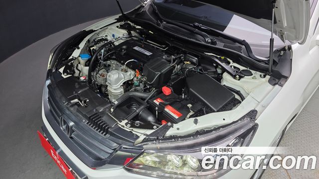 Honda Accord 2.4 9th 2015 — фото 6
