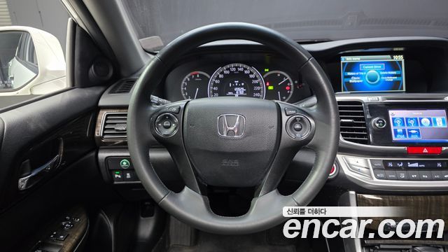Honda Accord 2.4 9th 2015 — фото 13