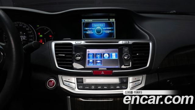 Honda Accord 2.4 9th 2015 — фото 14