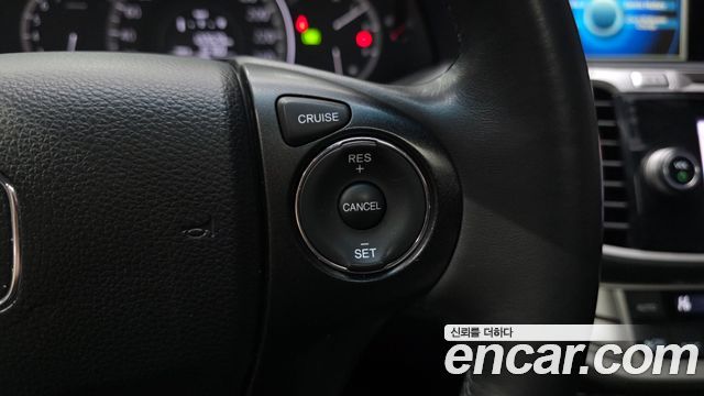 Honda Accord 2.4 9th 2015 — фото 18