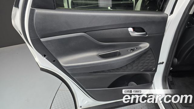Hyundai Santa Fe Diesel 2.2 2WD Premium 2021 — фото 25