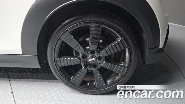 MINI Cooper S Convertible Resolute Edition 3rd Gen 2024 — фото 5