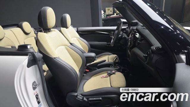 MINI Cooper S Convertible Resolute Edition 3rd Gen 2024 — фото 11
