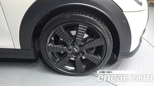 MINI Cooper S Convertible Resolute Edition 3rd Gen 2024 — фото 21