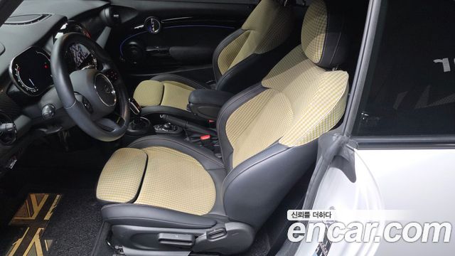 MINI Cooper S Convertible Resolute Edition 3rd Gen 2024 — фото 26