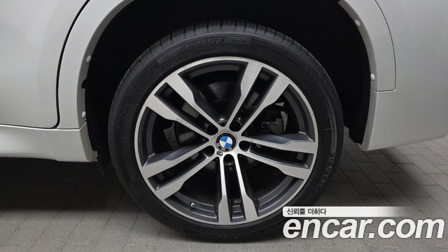 BMW X6 (F16) M50d 2015 — фото 21