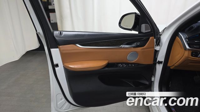 BMW X6 (F16) M50d 2015 — фото 24