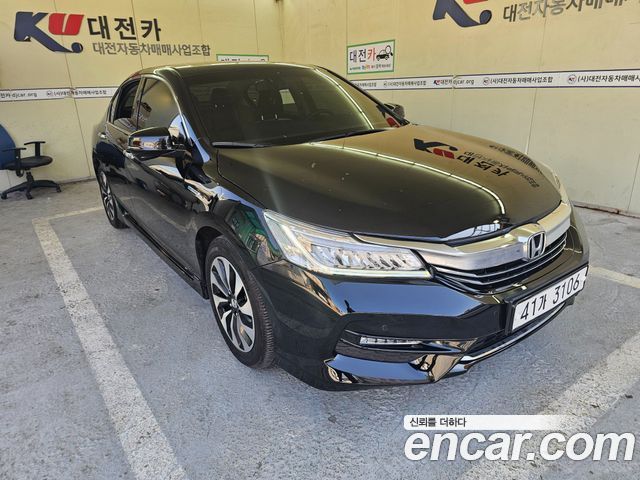 Honda Accord 2.0 Hybrid 9th 2017 — фото 2