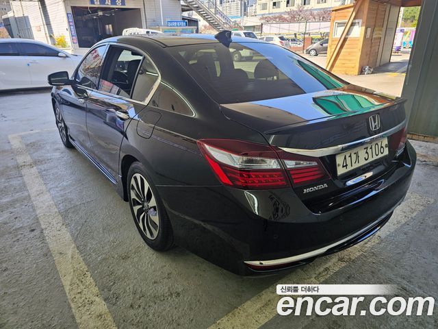 Honda Accord 2.0 Hybrid 9th 2017 — фото 6