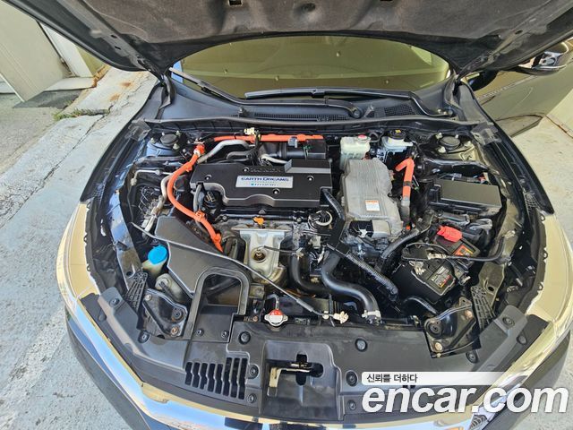 Honda Accord 2.0 Hybrid 9th 2017 — фото 17