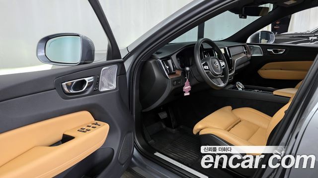 Volvo XC60 (II) B5 Inscription 2021 — фото 10